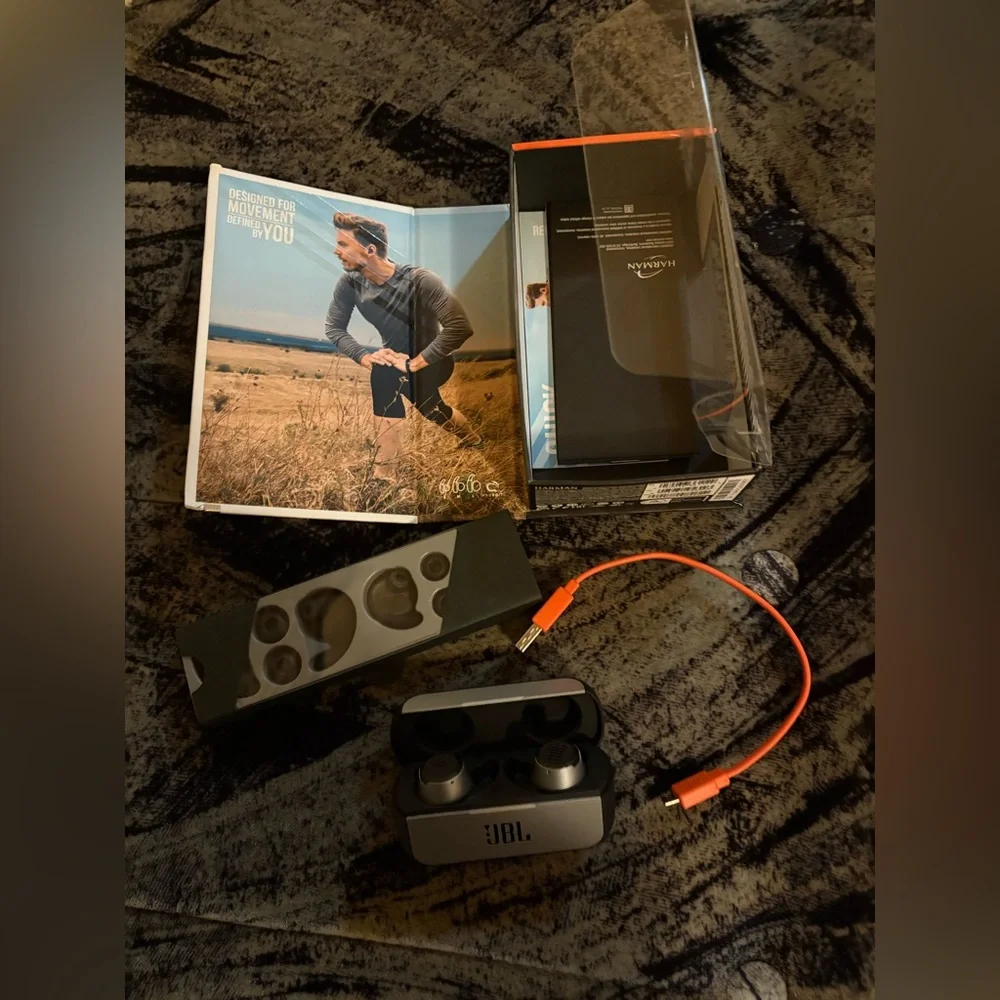 JBL Wireless Earbuds by Harman